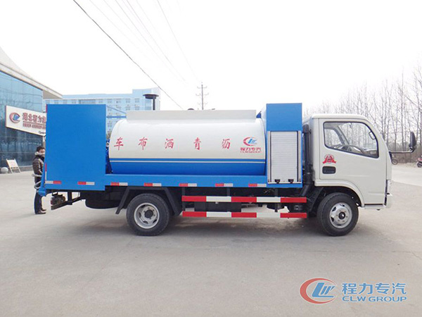 東風小多利卡4噸瀝青灑布車
