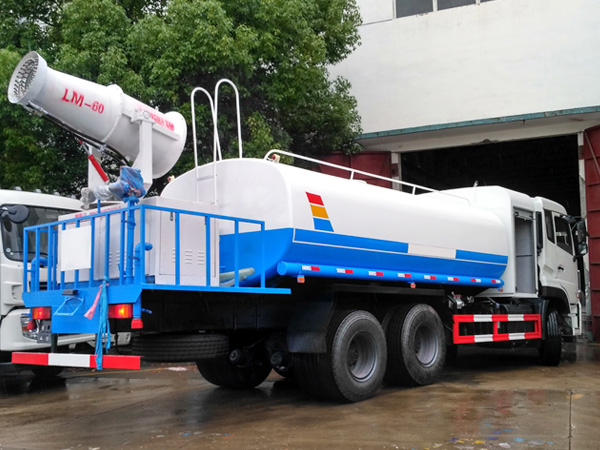 東風(fēng)天龍16立方綠化噴灑車裝40米噴霧炮