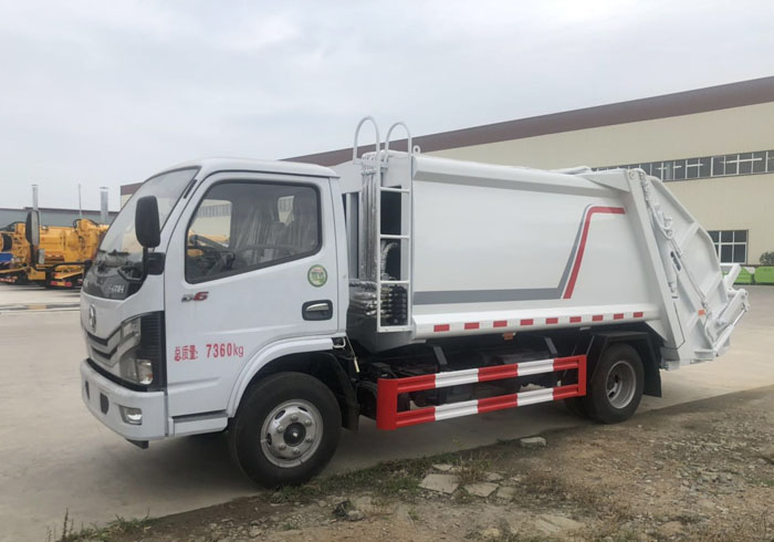 國六東風多利卡5方后掛桶垃圾壓縮車